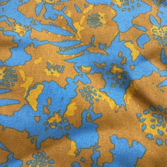 Kavu Keeper Sky Bloom Keeper Crossbody Bag - Picture 8 of 11